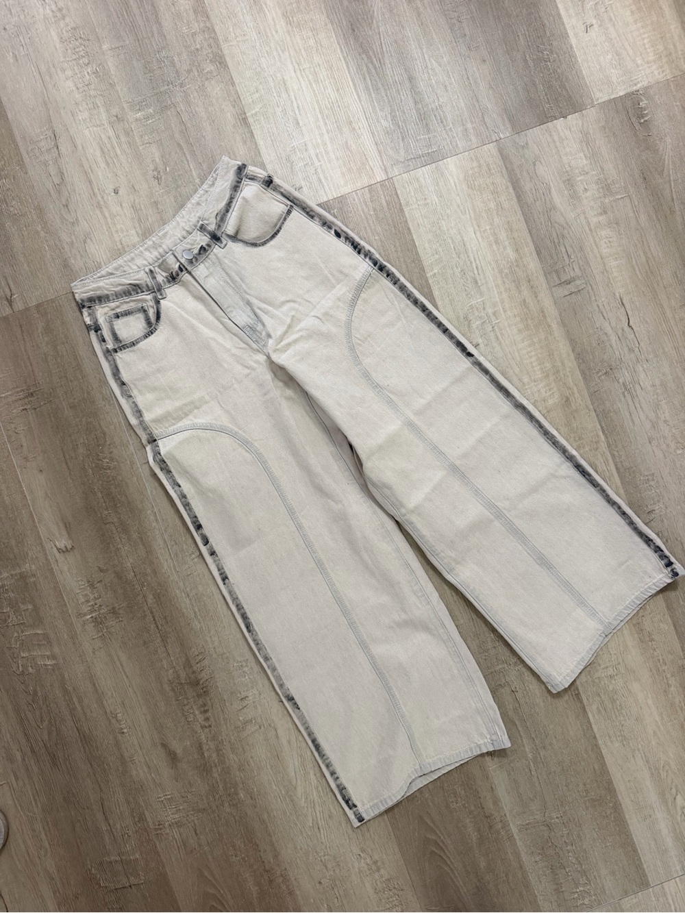 Cream Colored Wide Leg Jeans NWT CIDER